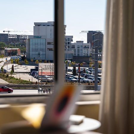 Hotel United Pristina Kültér fotó