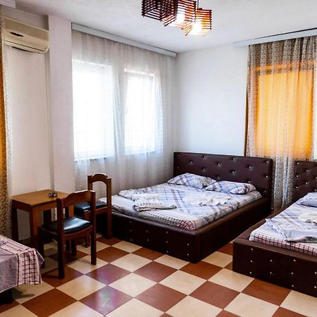 Hotel United Pristina Kültér fotó