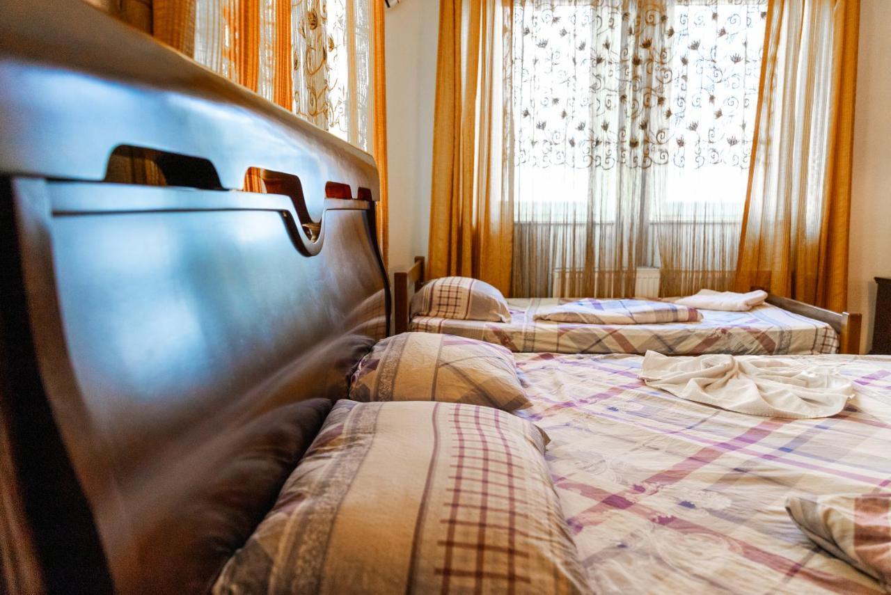 Hotel United Pristina Kültér fotó