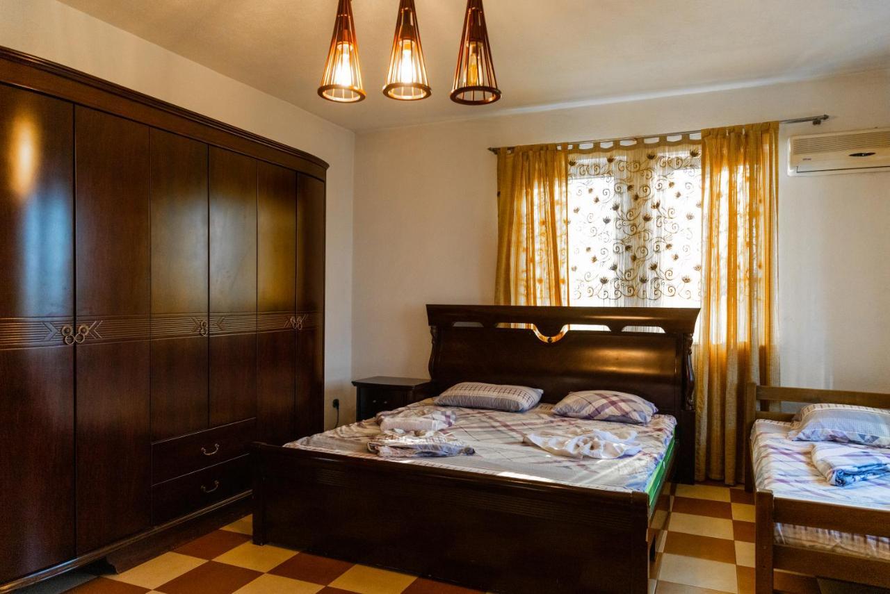 Hotel United Pristina Kültér fotó