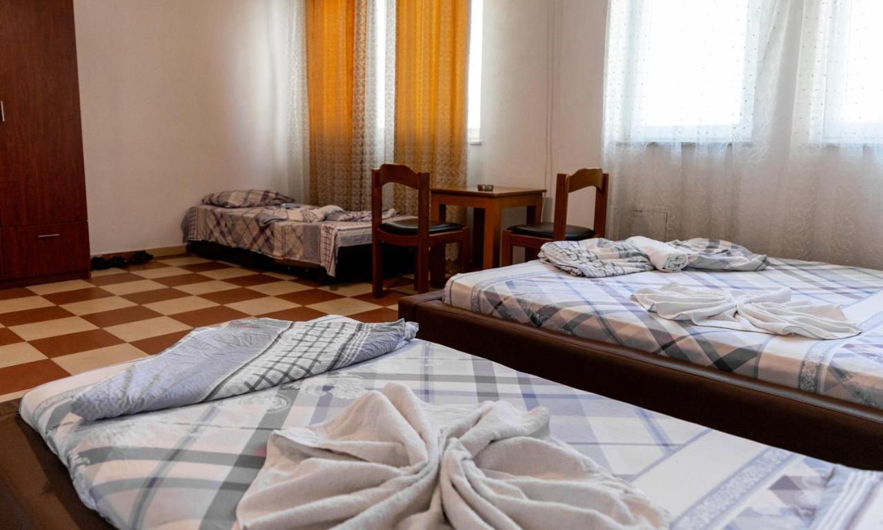 Hotel United Pristina Kültér fotó