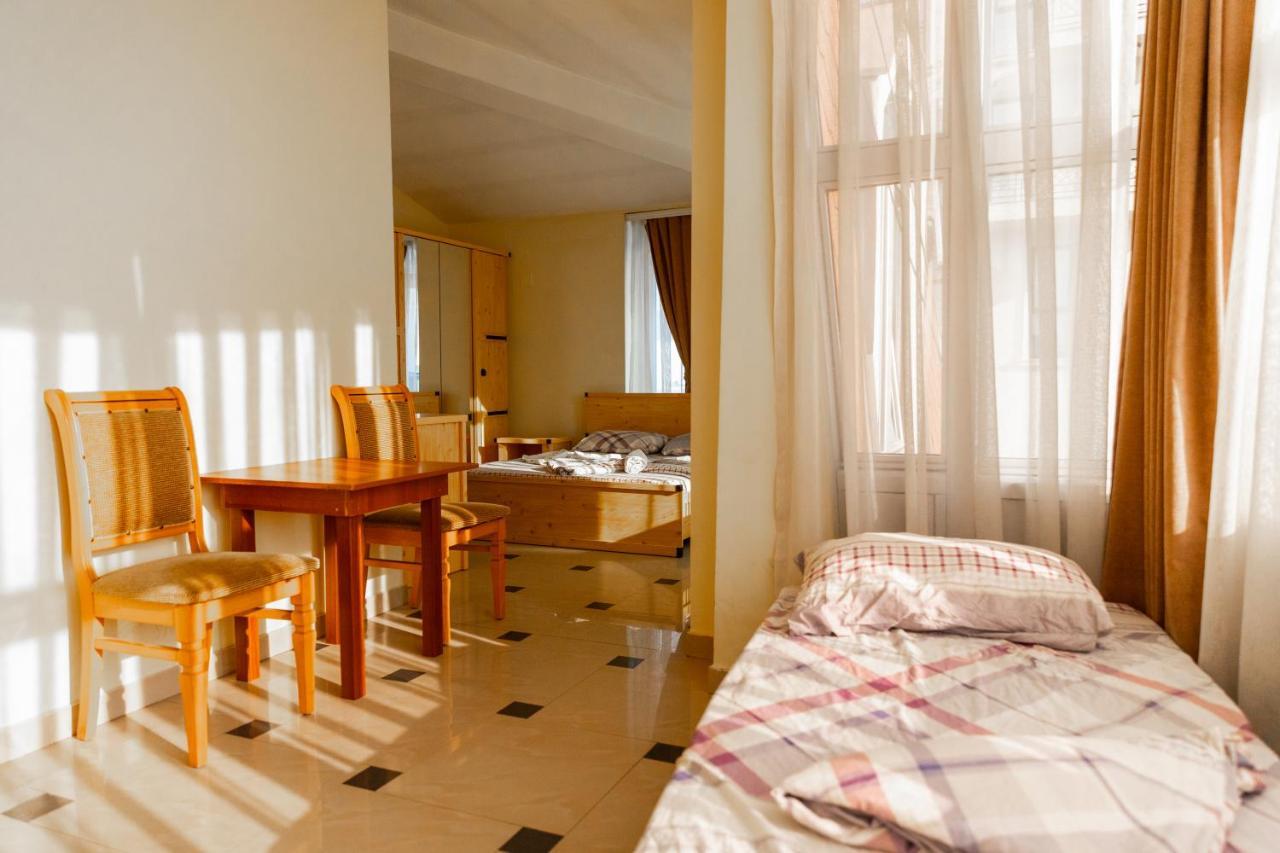 Hotel United Pristina Kültér fotó