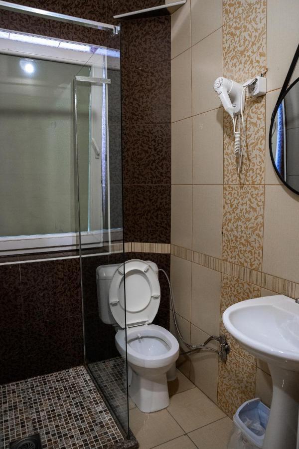 Hotel United Pristina Kültér fotó