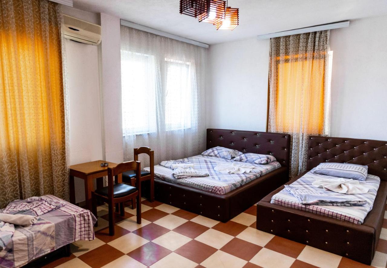Hotel United Pristina Kültér fotó